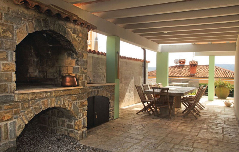Others 5, Spacious Villa with a Swimming Pool, Piran