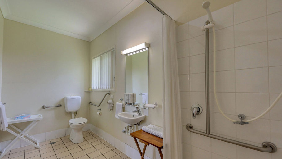Bathroom 5, Country Roads Motor Inn Goondiwindi, Goondiwind