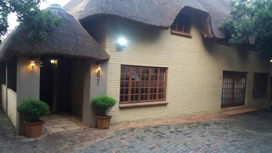Exterior & Views 2, Monchique Guest House, West Rand