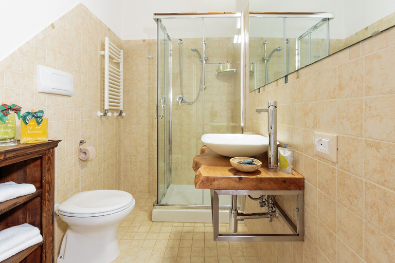 Bathroom 4, Bosco Ciancio, Catania