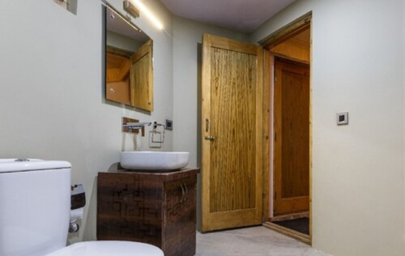 Bathroom 4, Chalet Seabuckthorn, Leh