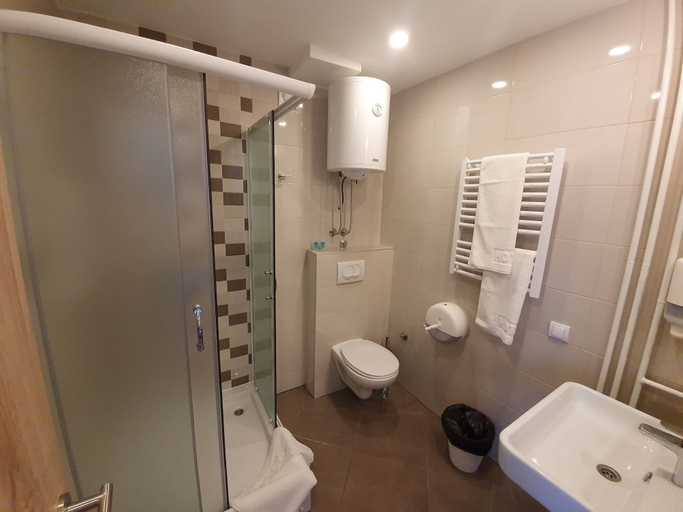 Bathroom 4, Premium Crown Suites, Belgrade