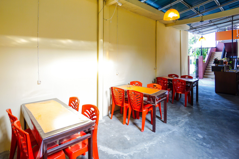 Food & Drinks 5, OYO 1720 A2b Residence, Manado