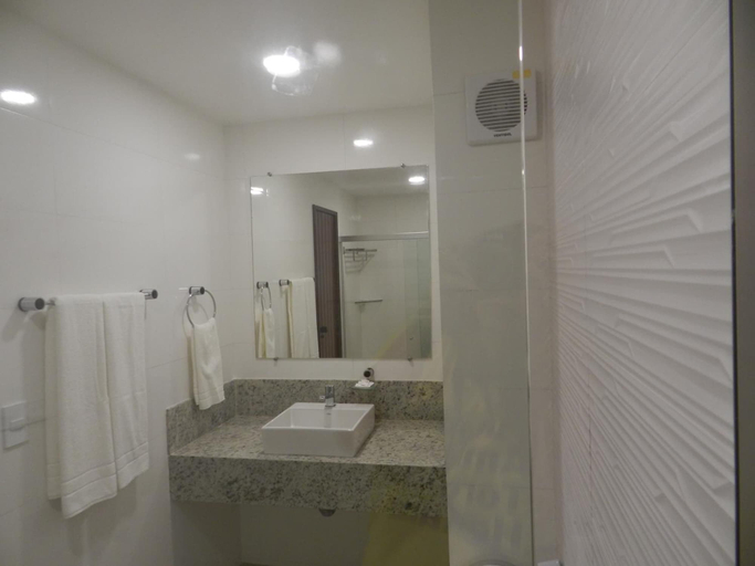 Bathroom 5, Monte Pascoal Praia Hotel, Porto Seguro