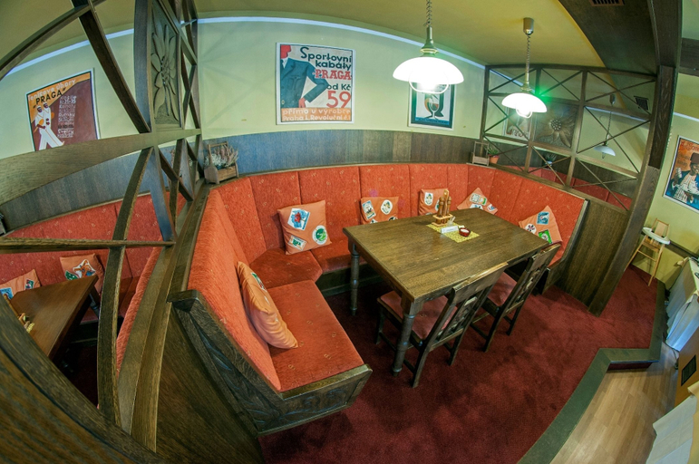 Food & Drinks 4, Alpský hotel, Trutnov