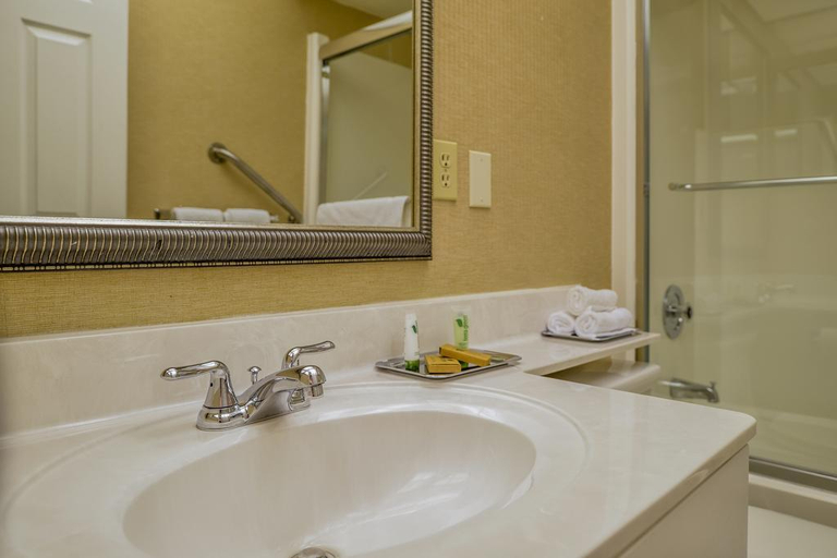 Bathroom 4, Charter Club Resort on Naples Bay, Collier