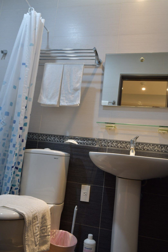 Bathroom 3, The 123 B&B, Hualien
