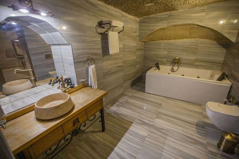 Bathroom 5, Divan Cave House, Nevşehir