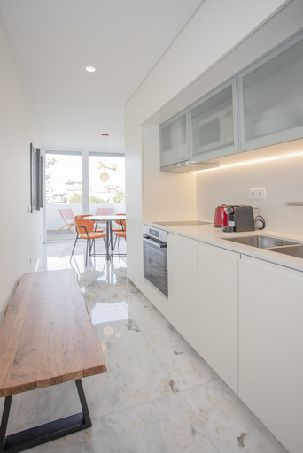 Others 5, Liiiving - Luxury Gallery Apartment II, Porto
