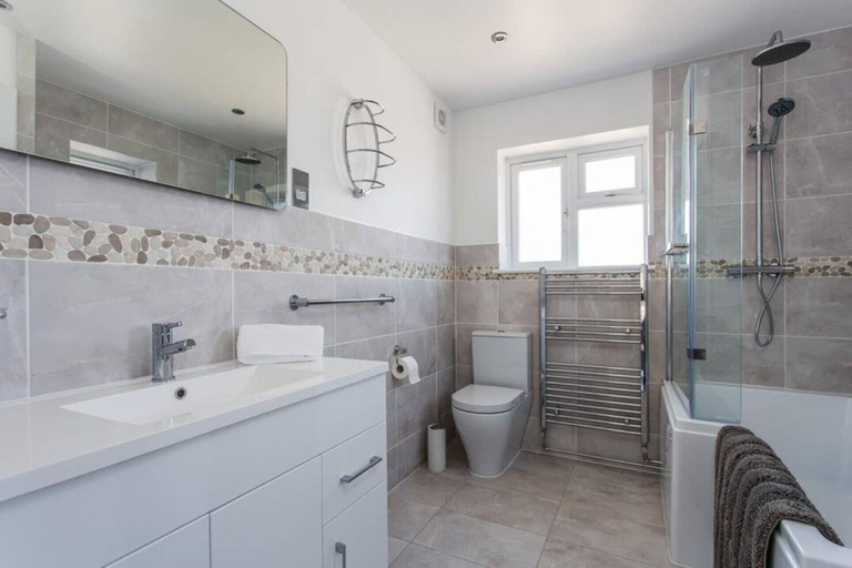 Bathroom, Mayfayre, East Sussex