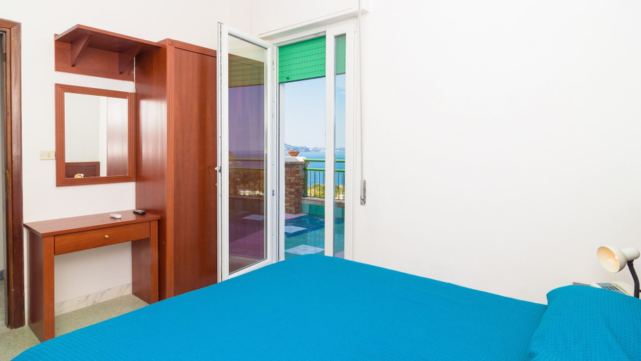 Bedroom 2, Hotel Riviera, Napoli
