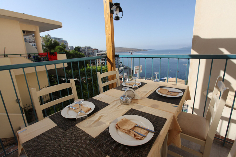 Others 5, Hotel Prishtina, Sarandës