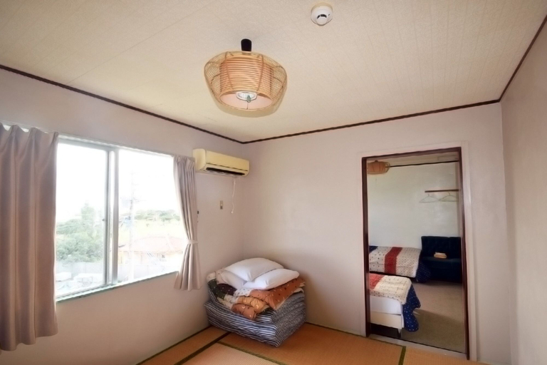 Others 1, Hotel Henza, Uruma