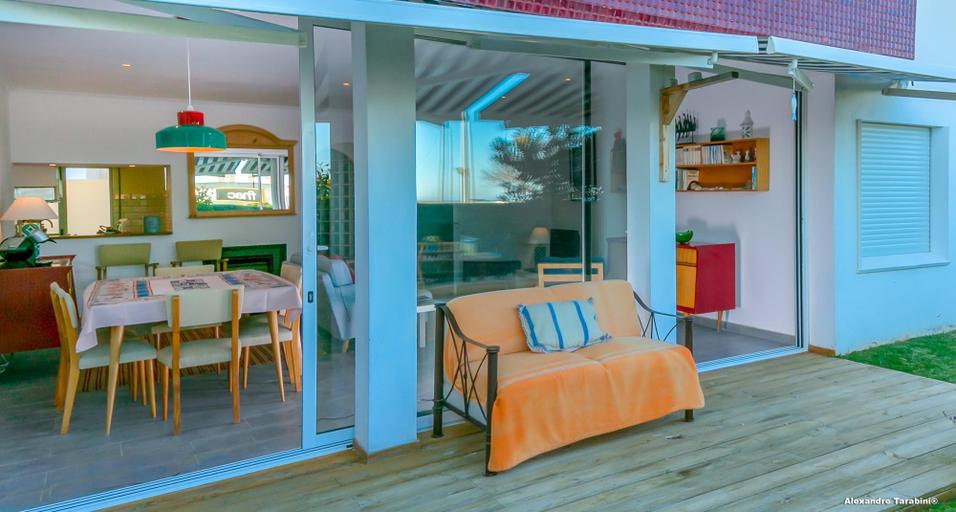 Food & Drinks 4, C12 - Sunshine Apartment in Luz, Lagos