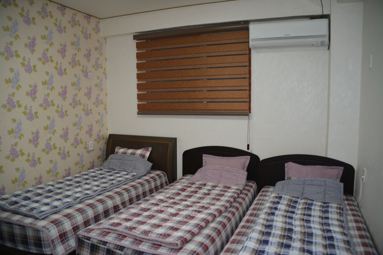 Bedroom 5, FunStay Inn Guesthouse, Jung