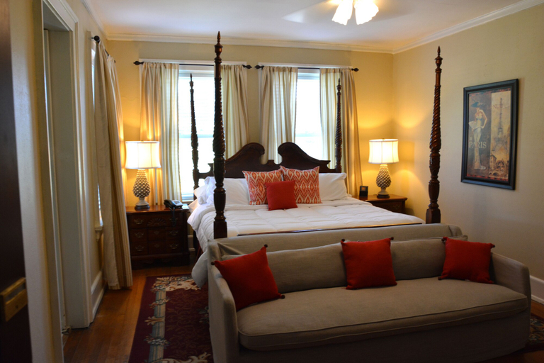 Bedroom 3, Inn at 835 Boutique Hotel, Sangamon