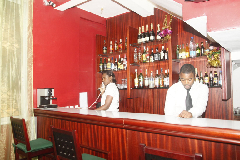 Food & Drinks 4, Hotel Le Chateau, Wouri