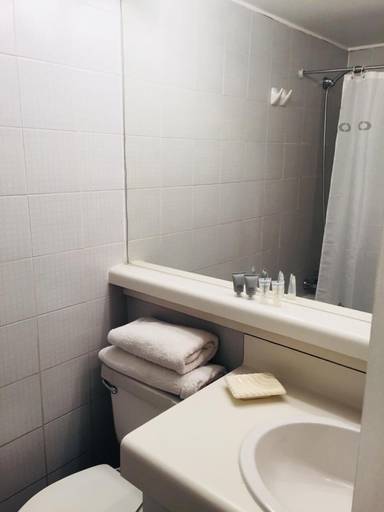 Bathroom 3, Tempo Light, Santiago