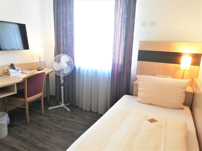 Bedroom 4, Hotel Central Heidelberg, Heidelberg