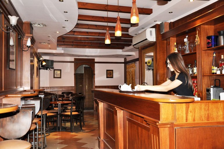 Food & Drinks 3, Hotel Lugano Tirana, Tiranës