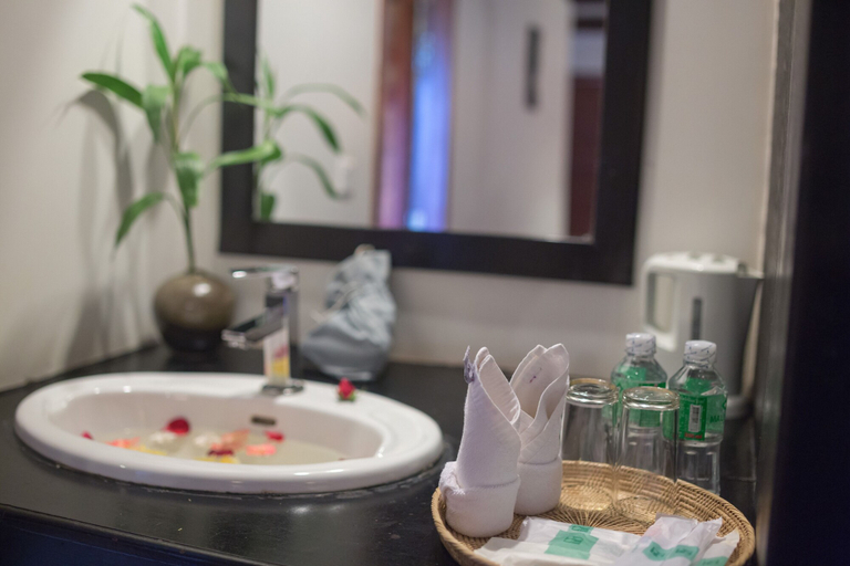 Bathroom 5, Bunwin Boutique Hotel, Siem Reap