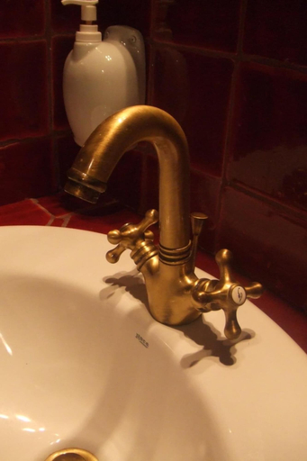 Bathroom 4, El Pilaret, Huesca