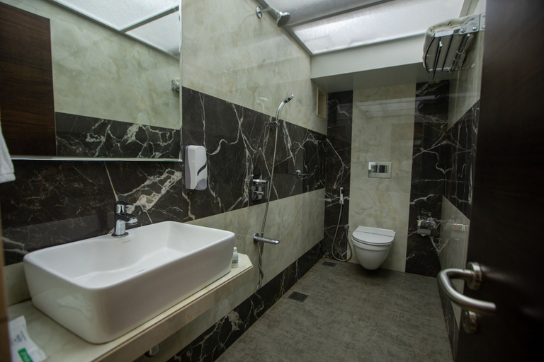 Bathroom 3, Hotel Naaz Executive Near T2 Airport, Mumbai Suburban