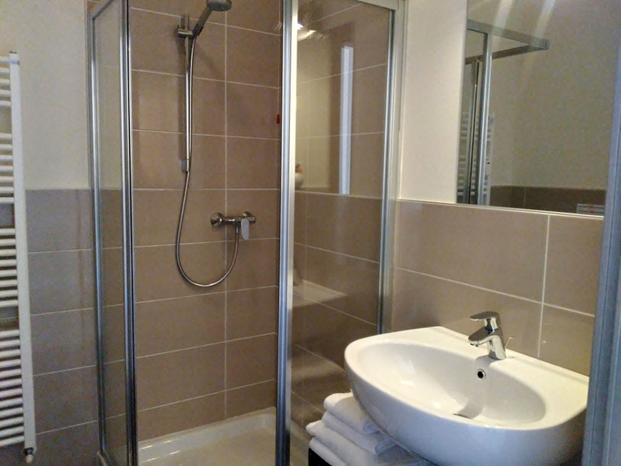 Bathroom 5, Daydreaming House, Verona