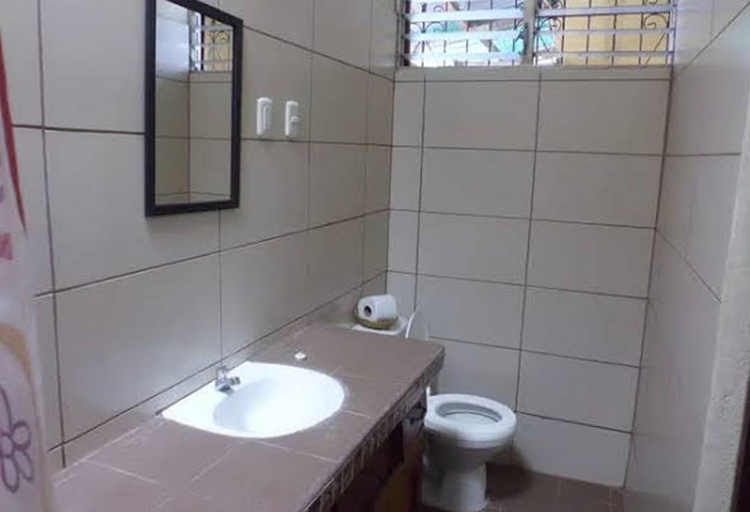 Bathroom 5, Hostal Vacaciones Nicas, León