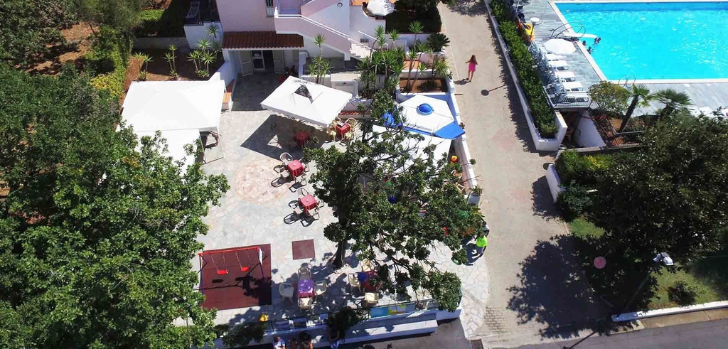 Children's play area - outdoor 4, Residence Le Magnolie, Cosenza