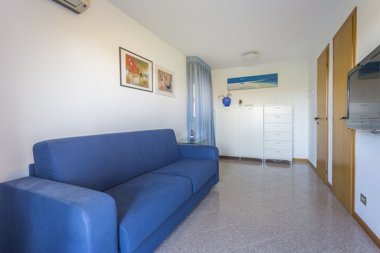 Living area 5, Lignano Sabbiadoro Flat with Garage, Udine