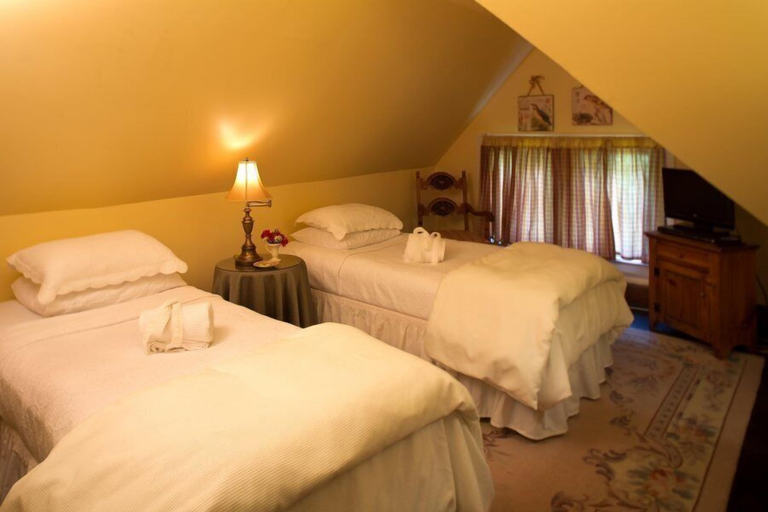 Bedroom 2, Beaufort House Inn, Buncombe