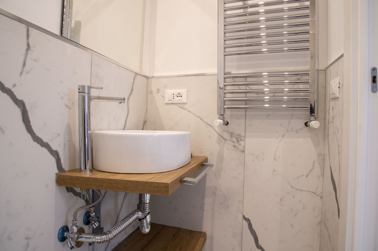 Bathroom 5, AD Suites Tritone, Roma