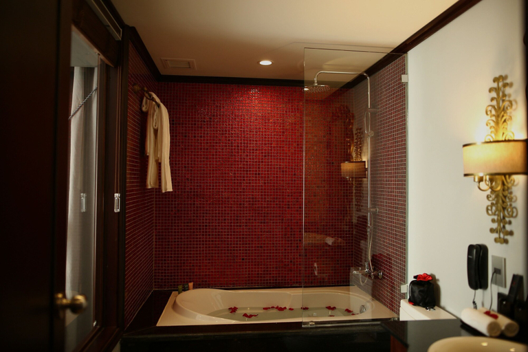 Bathroom 5, The Scarlett Boutique Hotel, Huế