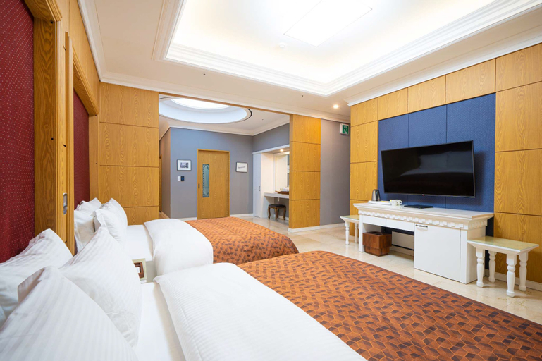 Bedroom 8