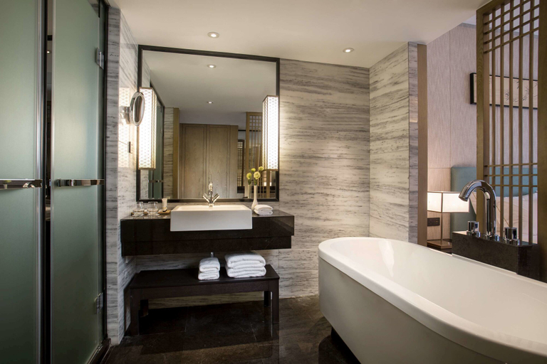 Bathroom, Ramada by Wyndham Zhenjiang City Center, Zhenjiang