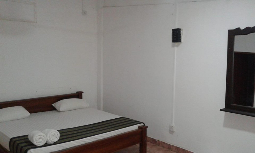 Bedroom 3, The Pub, N. Palatha East