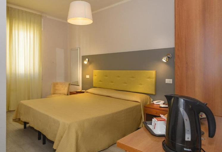 Bedroom 4, City Hotel, Lucca