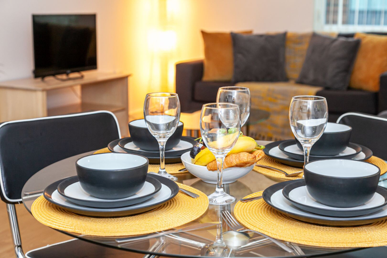 Food & Drinks, Stunning Manchester Apartment, Manchester