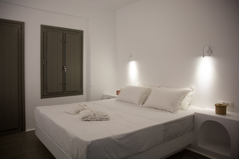 Bedroom 2, Amphitrite Suites Santorini, South Aegean