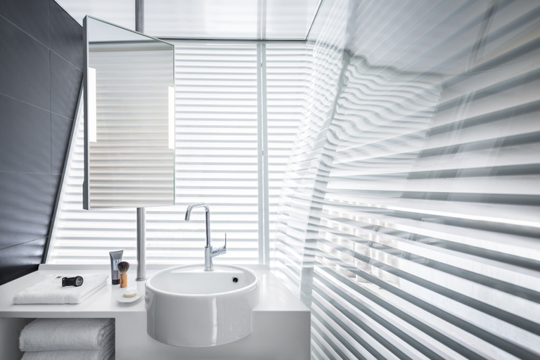 Bathroom 5, OKKO Hotels Cannes Centre, Alpes-Maritimes