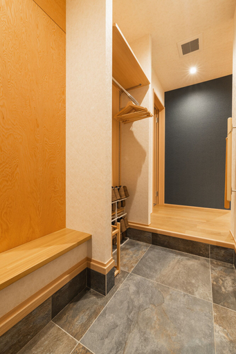 Bathroom 4, Grand Base Hakata Gofuku, Fukuoka
