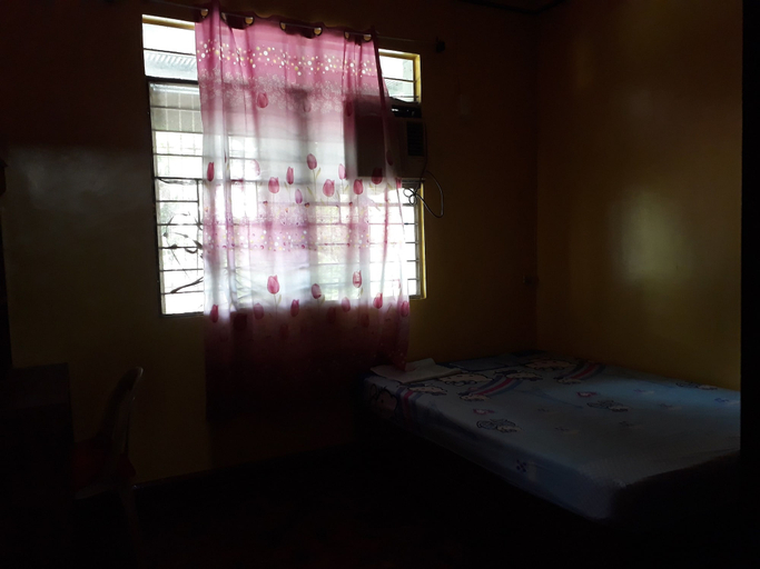Bedroom, Jack & Claud Bed & Breakfast Guest House, Kalookan City