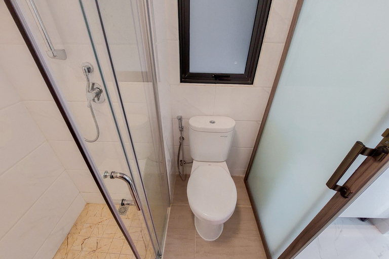 Bathroom, Comfort 2BR at Sky House BSD Apartment, South Tangerang