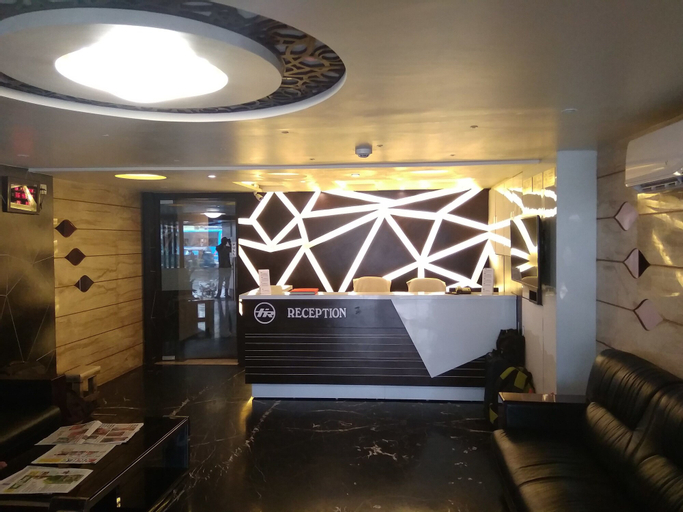 Hotel Restinn, Surat
