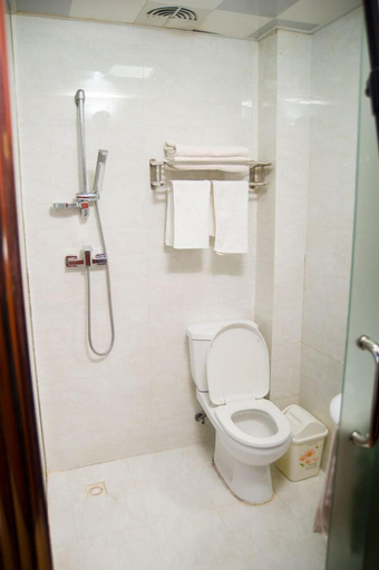 Bathroom 3, Hotel Cristal Madagascar, Analamanga