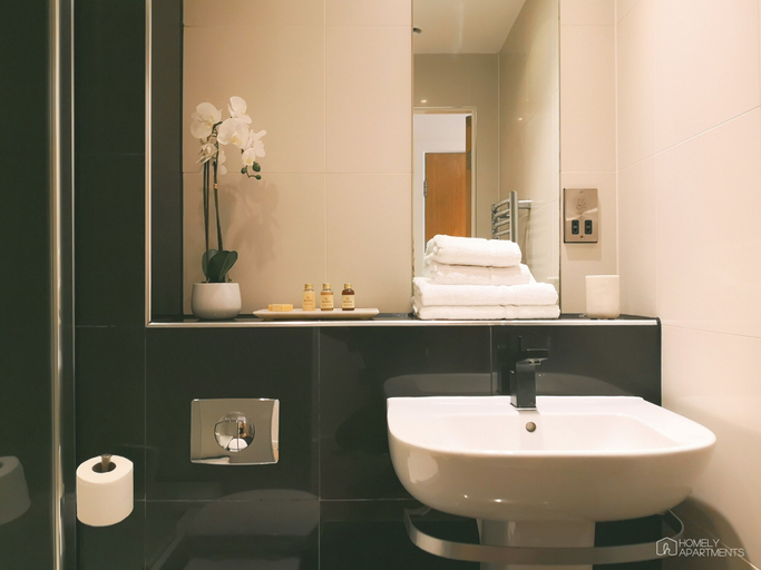 Bathroom 3, Homely Serviced Apartments - Blonk St, Sheffield