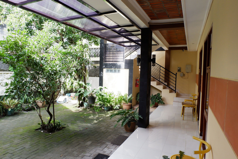 Exterior & Views 2, OYO 577 Ndalem Pundhi Guest House, Yogyakarta