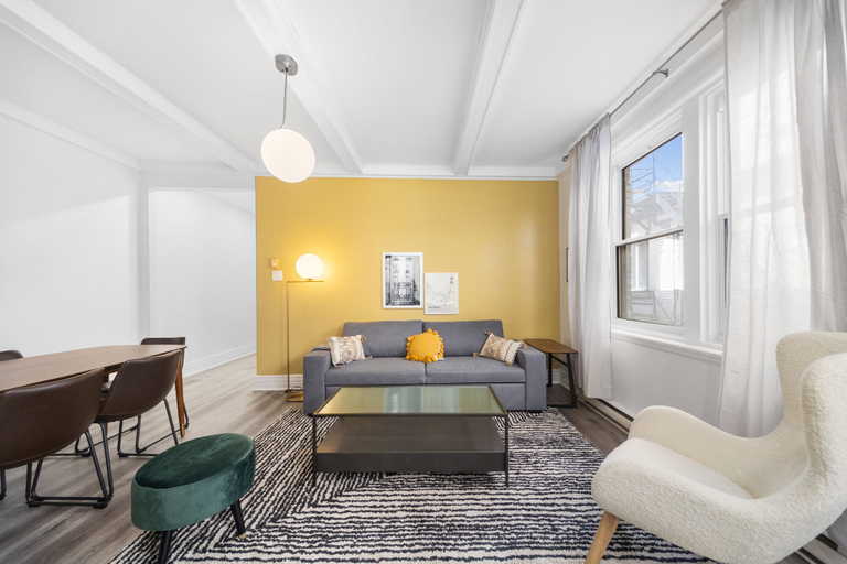 Others 5, SPACIOUS RENOVATED APARTMENT SLEEPS 12, Montréal