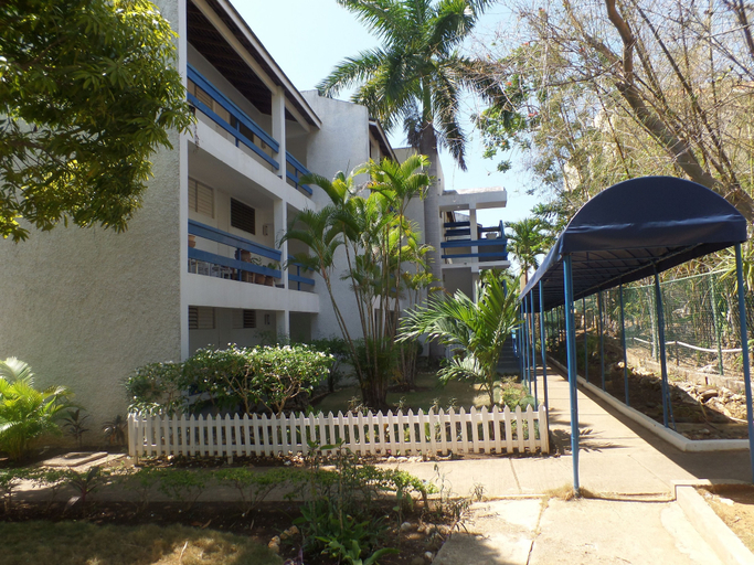 Exterior & Views 2, Garden Beach Studios at Montego Bay Club